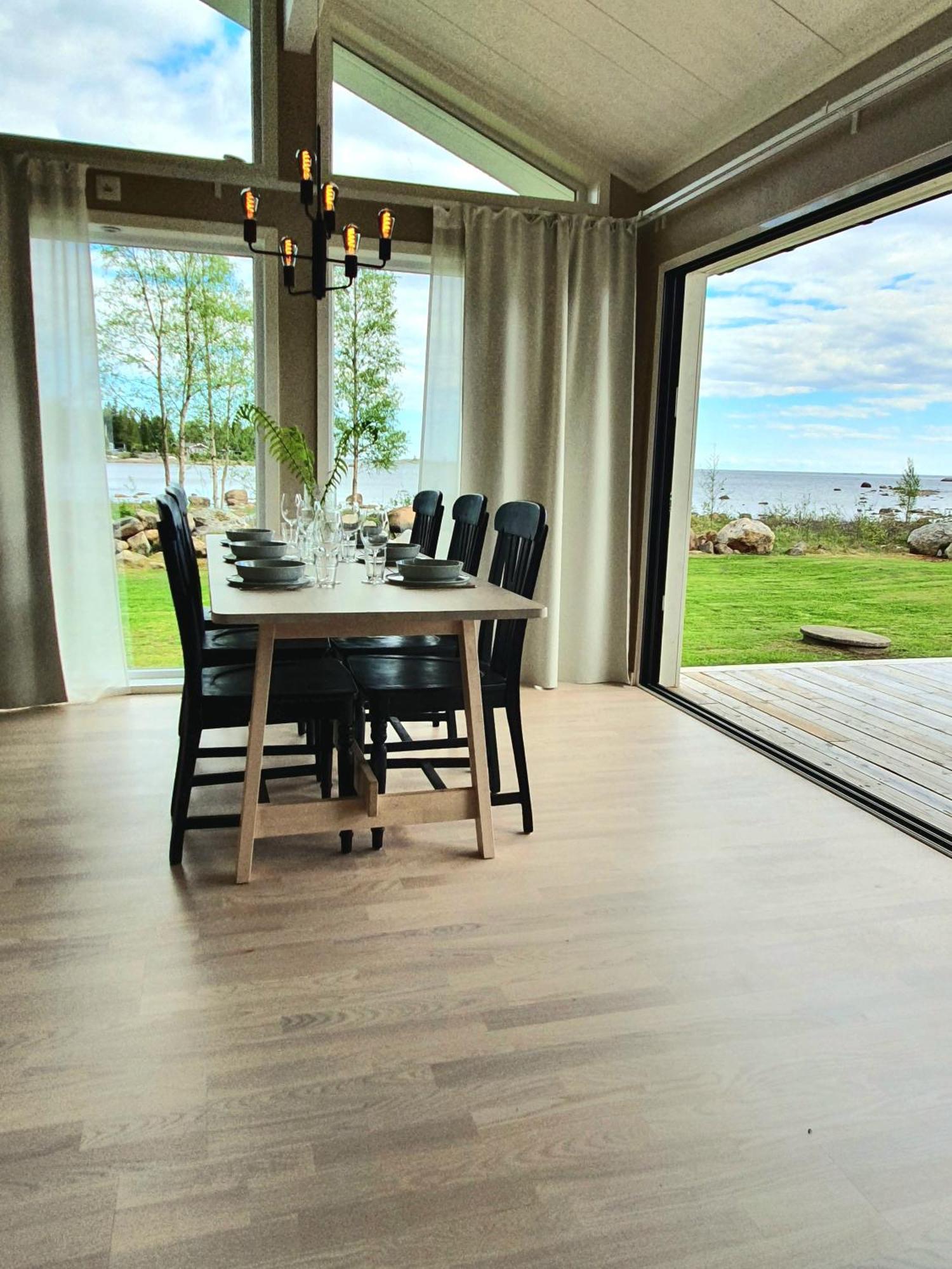 Stuga Med Havsutsikt Robertsfors エクステリア 写真